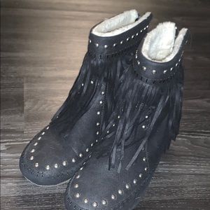 Black fringe booties